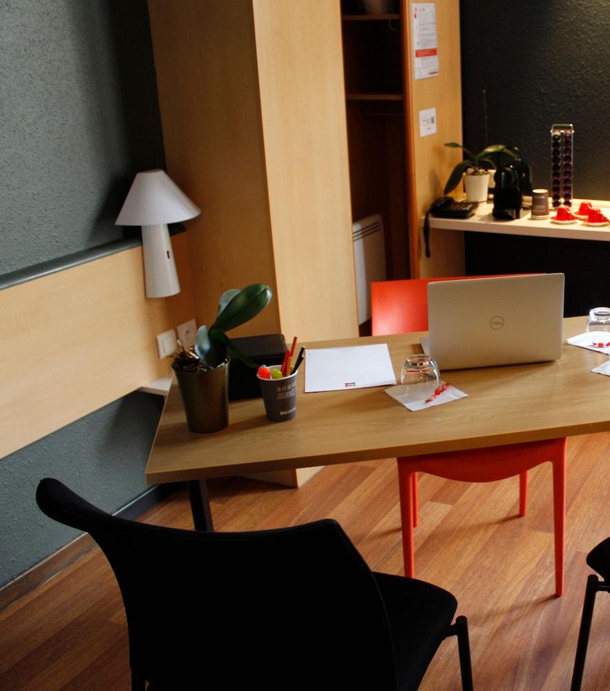 Ibis Rodez Centre Hotel Bagian luar foto