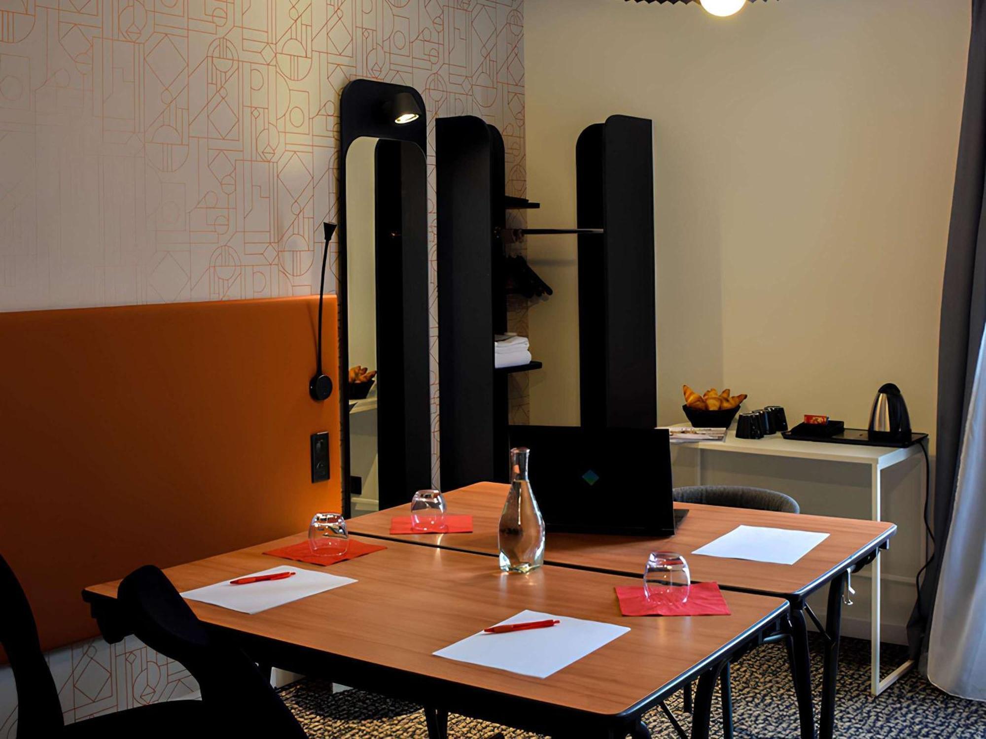 Ibis Rodez Centre Hotel Bagian luar foto
